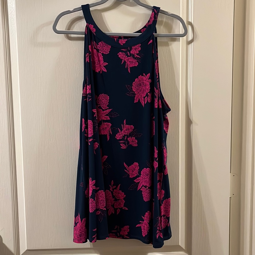 Torrid size 3 knit high neck tank w/ hot pink flowers..perfect condition!!
